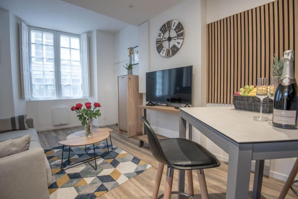 L'Espine Apartment Angers Exterior photo